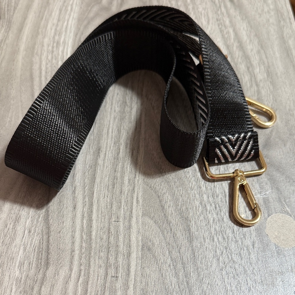 LAST ONE! NEW Black and Silver Chevron Strap with Gold Clasps - Picture 3 of 3
